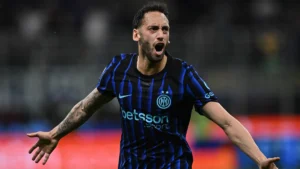Calhanoglu a Dazn: «Futuro? Vediamo, qui sono contento. Ringrazio Chivu: dentro siamo rimasti sempre vicini»