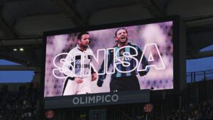 Mihajlovic ricordato durante il riscaldamento di Lazio e Inter all’Olimpico