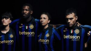 Inter, svelata la nuova maglia 2026/27: un omaggio alla tradizione sartoriale e al mito del 1998