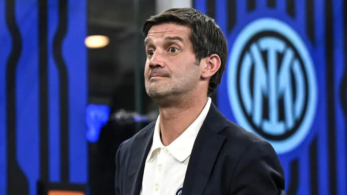 Ultimissime Inter LIVE: la moviola sul fallo di Pedro, Chivu in conferenza stampa. Il tecnico può aprire un ciclo 26 Cristian Chivu, allenatore Inter in panchina a San Siro alzato a bordocampo