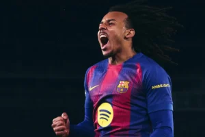 Bastoni-Barcellona, provocazione Inter: scambio con Koundé