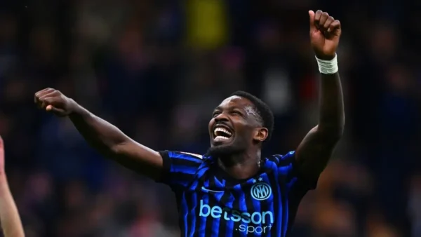 Thuram esulta