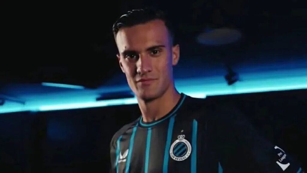 Stankovic Inter, futuro ancora aperto: il centrocampista vuole restare, ma le offerte fanno riflettere. Gli aggiornamenti di Romano 1 Stankovic