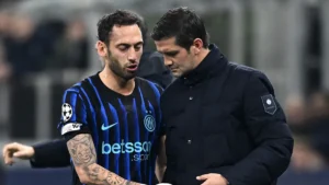 Quale sarà il futuro di Calhanoglu? L’Inter pensa al rinnovo ma Chivu prepara Stankovic come suo erede