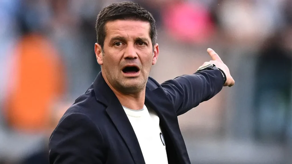 L'enigma della difesa dopo l'arrivo di Stones: come cambia lo scacchiere di Chivu 1 Chivu Lazio Inter 1
