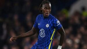 Como vicino al colpo Trevoh Chalobah: accordo con il Chelsea, sfuma un obiettivo dell’Inter