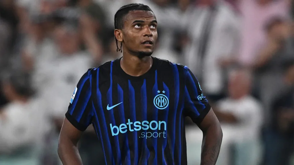 Akanji Juve Inter