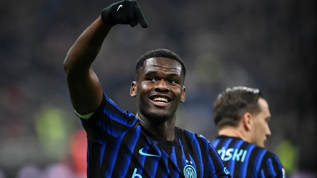 Inizia il countdown per il Monza: Chivu riflette sulla ThuLa e valuta il tandem Esposito Bonny. Le ultime 1 Bonny Inter Lazio 1