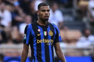 Diouf a Sport Mediaset: «Quando sono in campo provo sempre a dare il massimo. Sul nuovo ruolo e su Chivu…»