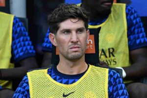Stones, debutto speciale a San Siro: il retroscena con Thuram racconta subito lo spirito del nuovo difensore dell’Inter