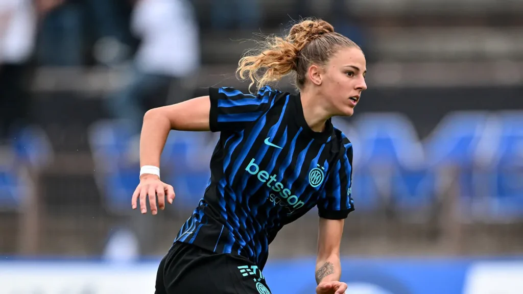 Inter Women, Tomaselli si racconta: «Da bambina mi fingevo Messi o Neymar, ora mi ispiro a Calhanoglu e Zielinski» 1 Tomaselli Inter Women Ternana