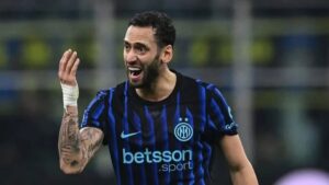 Inter, allarme Calhanoglu: botta contro il Betis, il turco va valutato per l’esordio
