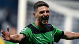 Berardi sale a 131 in Serie A, a -1 da Lautaro Martinez: la classifica dei marcatori con una sola maglia