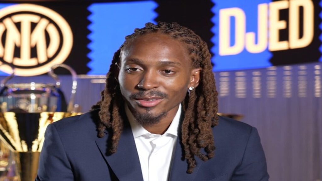 Spence a Inter TV: «Cosa mi ha attratto? Sicuramente la storia del Club, basta guardare qui dietro quanti trofei ci sono» 1 spence
