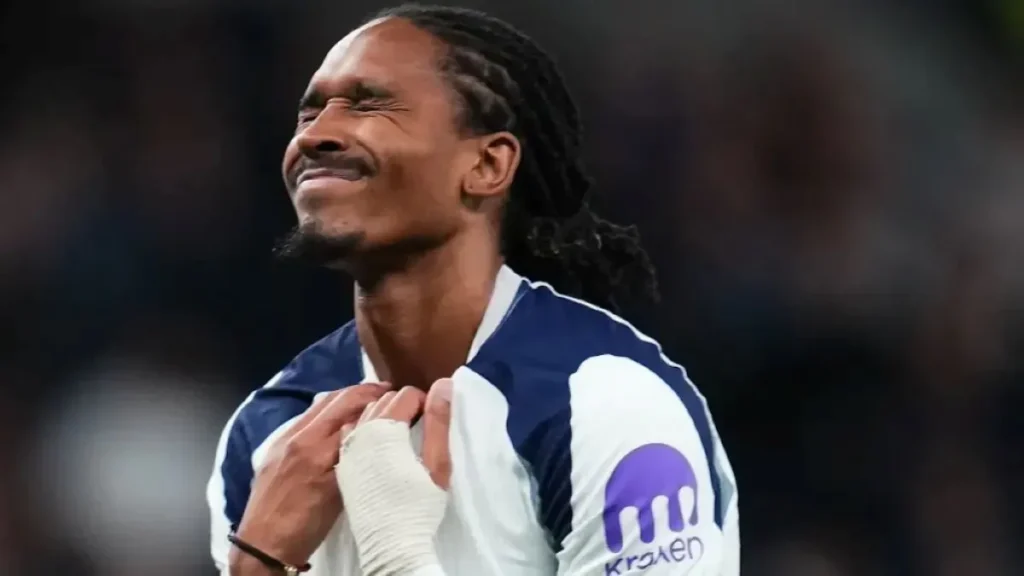 Si avvicina il giorno di Spence: stanotte lo sbarco a Milano e domani la firma con l'Inter 1 spence tottenham 1