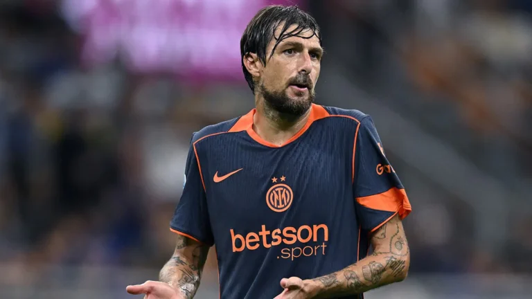 I tifosi dell’Inter raccolgono la nostra provocazione su Acerbi, ma la piazza si divide in due fazioni: esperienza al servizio o linea verde?