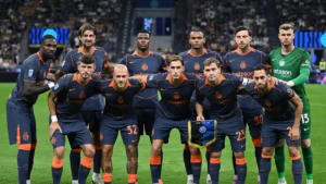 Terza maglia Inter, svelata la nuova divisa nerazzurra Nike ispirata agli anni ’90
