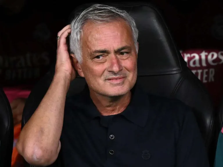 Mourinho: "Partita pazza, Inter fortissima: poteva finire 7-6! Chivu? Io so cosa..."