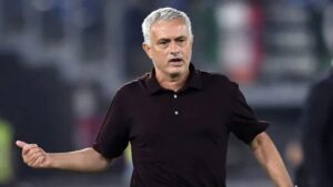 Mourinho esalta l’Inter dopo la sfida di Champions: «È fortissima, è stata la gara più difficile»