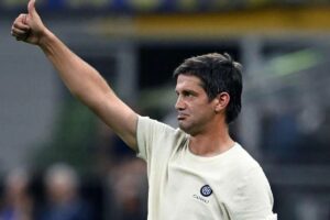 Inter, emergenza in vista della Roma: Chivu perde Calhanoglu e valuta le soluzioni per l’Olimpico