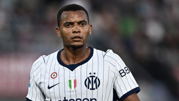 Akanji Bologna Inter scaled