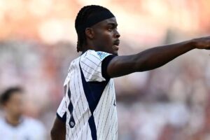 Bisseck: «Il rigore con la Lazio mi ha fatto male. Chivu ha fatto un grande lavoro, non c’era momento peggiore per prendere l’Inter»