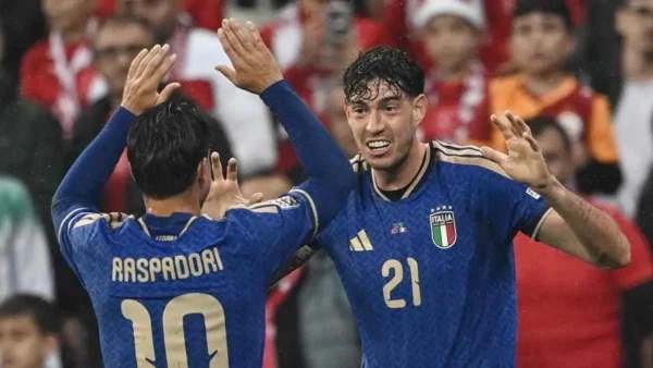 Bastoni Raspadori Turchia Italia per calcio 1