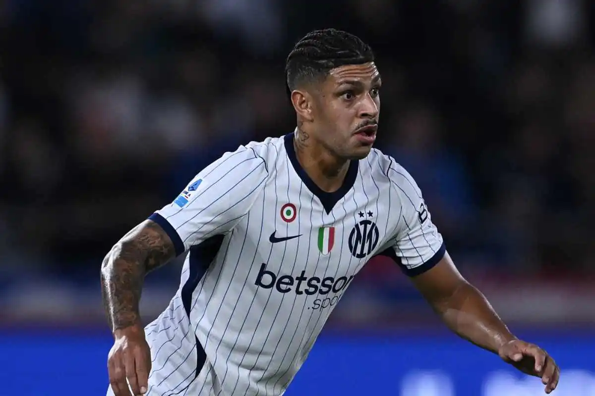 la gazzetta non si risparmia su luis henrique la sua titolarit224 sfiora l8217autolesionismo non 232 all8217altezza ma si insiste a riproporlo da Internews24.com la gazzetta non si risparmia su luis henrique la sua titolarit224 sfiora l8217autolesionismo non 232 all8217altezza ma si insiste a riproporlo
