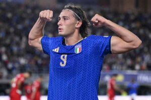 Pio Esposito, 35 minuti per lasciare il segno: un tiro, un gol e numeri da centravanti vero in Italia Turchia