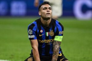 L’Inter e il silenzio di Lautaro dopo il ko: un indizio social e un mese di stop per il capitano